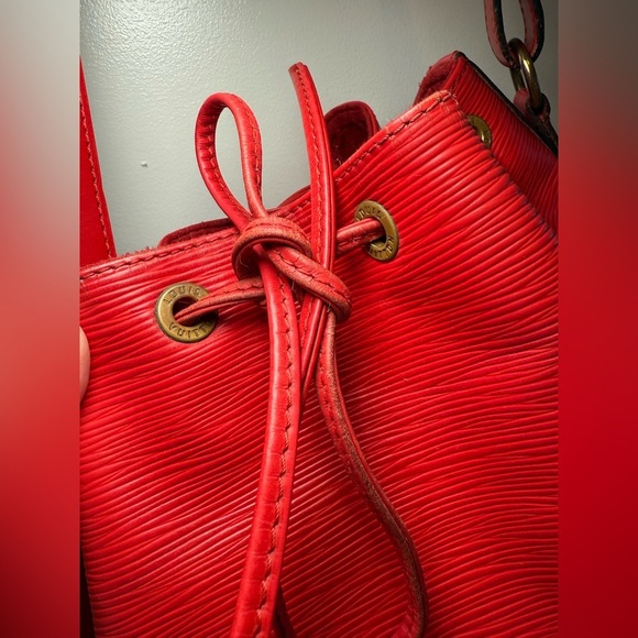 Louis Vuitton Red Epi Noe Bag - Picture 4 of 14